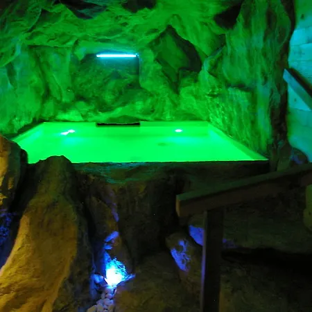 Venus & Hotel Atena Lucana