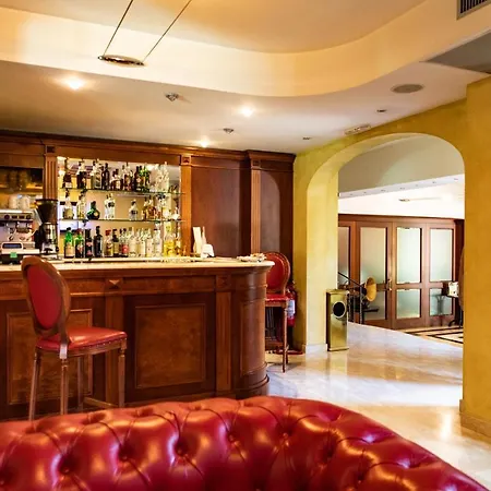 Venus & Hotel 4*